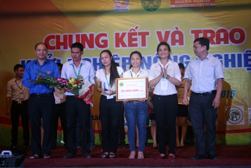 Web.ĐTN: Sáng 3/10, tại Học viện Nông nghiệp Việt Nam đã diễn ra vòng chung kết Khởi Nghiệp Nông Nghiệp 2015 với 12 dự án xuất sắc  đến từ 7 trường Đại học trên toàn quốc tham gia